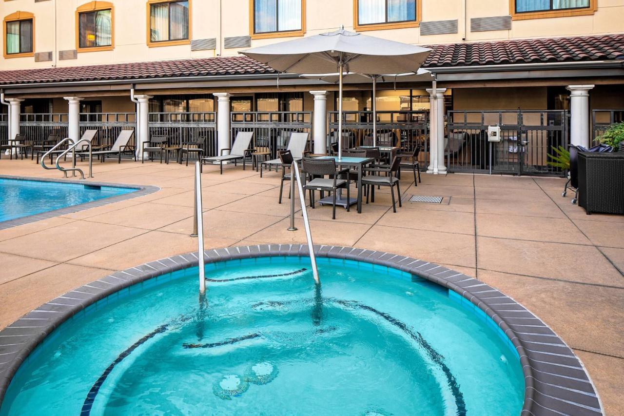 Courtyard By Marriott Houston Rice University Εξωτερικό φωτογραφία