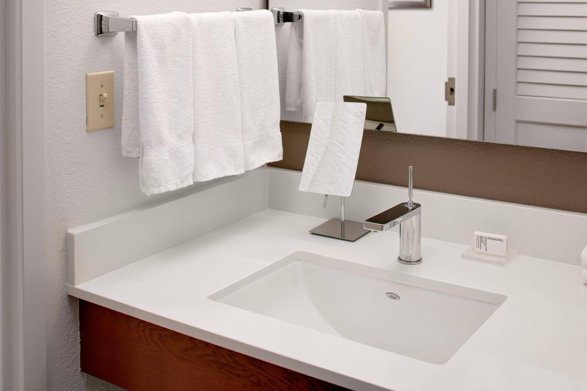 Courtyard By Marriott Houston Rice University Εξωτερικό φωτογραφία